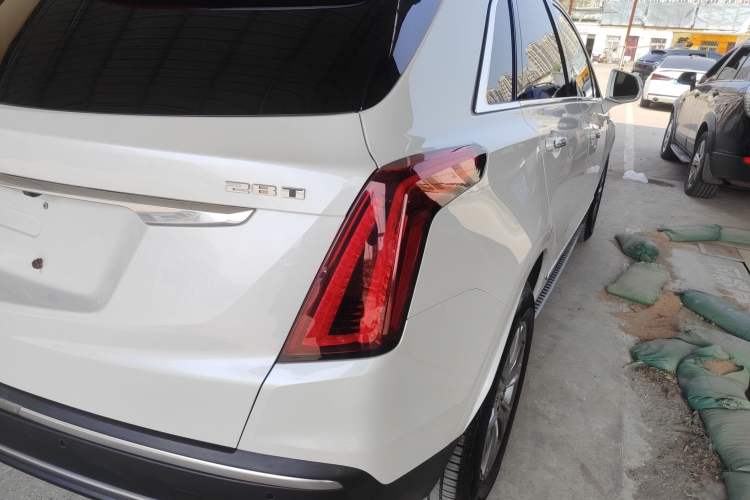 Used Cadillac XT5 2020 28T Luxury Version Exterior 3