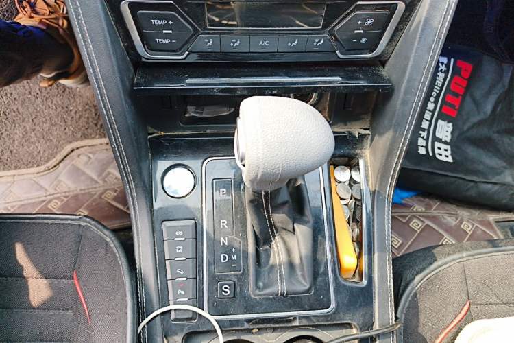 Used Zotye Domy X7 2017 1.8T DCT Luxury Model Gear Lever