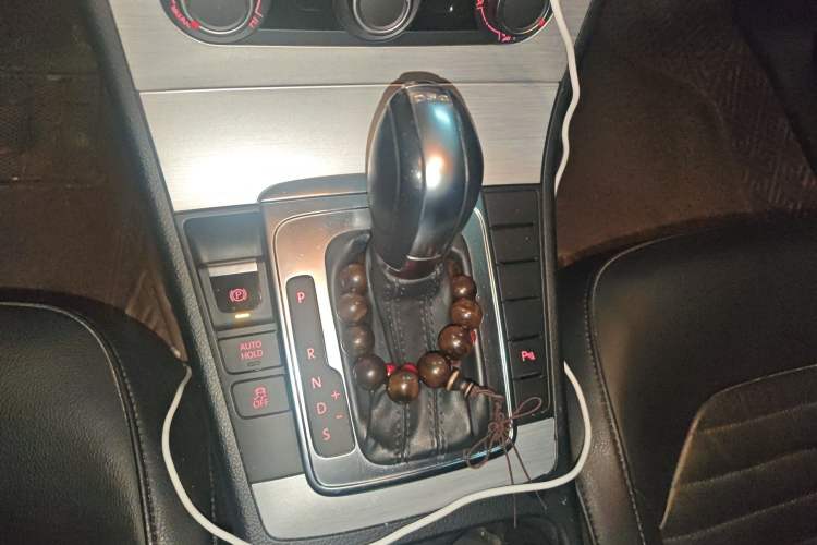 Used Volkswagen Magotan 2016 1.8TSI Smart Comfort Model Gear Lever