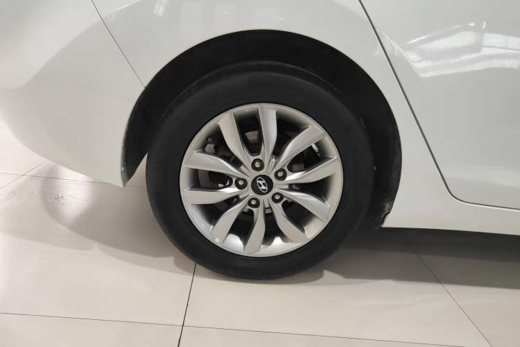 Used Hyundai Elantra (5th Generation / Langdong) 2015 1.6L Automatic Fashion Model