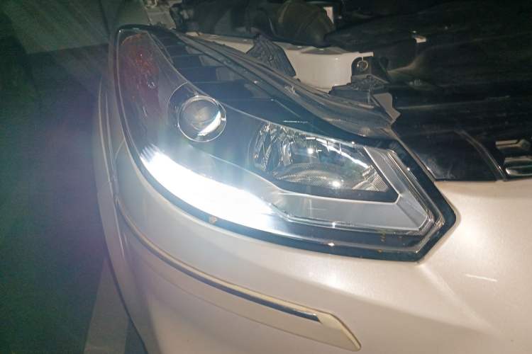 Used JMC Yusheng S350 2016 2.0T Automatic All-Wheel Drive Gasoline Luxury Version with Sunroof 5 Seats
