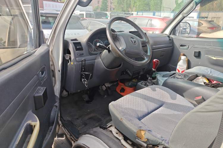 Used Foton Scenic 2016 2.0L Landscape Express Version Long Wheelbase Low Roof – 4Q20M
