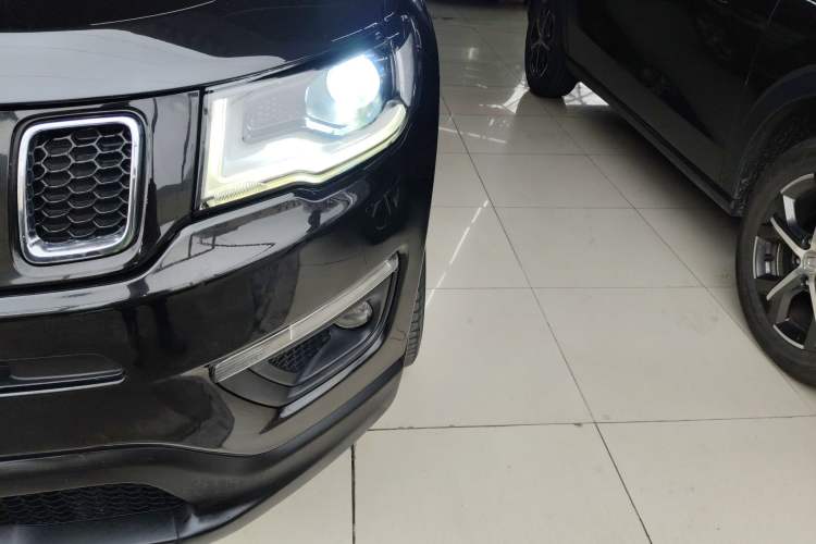 Used Jeep Compass 2019 200T Automatic Family Edition - Connected Large Screen Version
