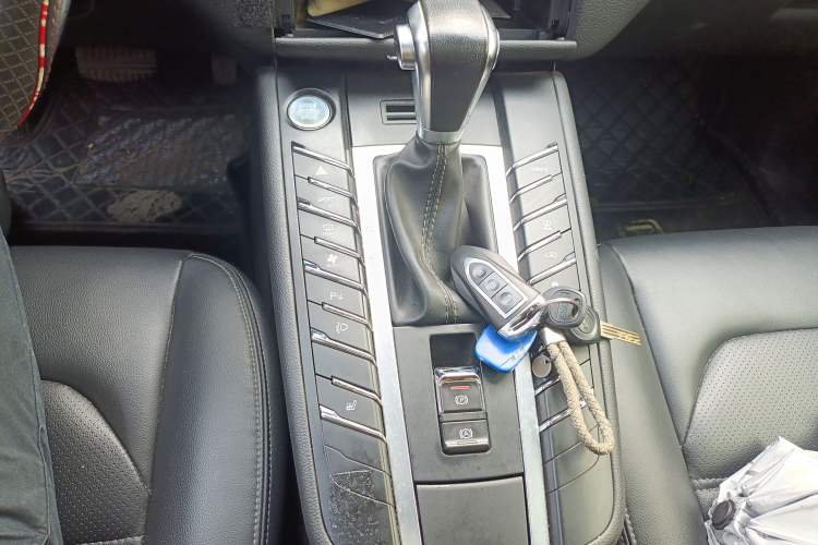 Used Zotye SR9 2017 2.0T Automatic Ultimate Edition Gear Lever