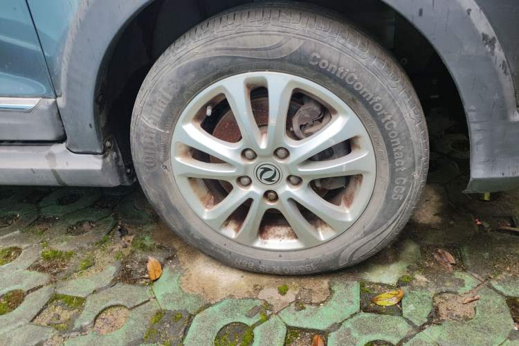 Used Dongfeng Fengon 360 2015 1.5L Manual Luxury 7-Seater China IV Standard
