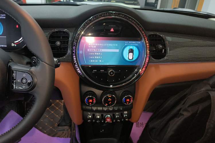 Used MINI 2022 Revised 2.0T COOPER S Artist Five-Door Edition Audio And AC Panel