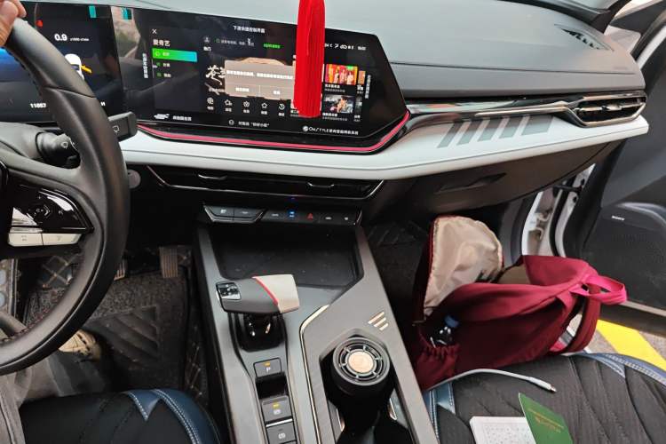 Used CHANGAN OSHAN X5 PLUS 2023 1.5T DCT Navigation Edition Audio And AC Panel