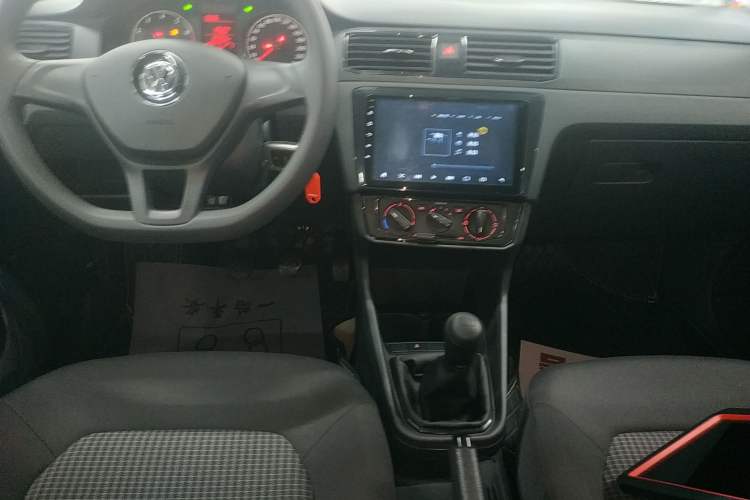 Used Volkswagen Santana 2021 1.5L Manual Fashion Edition Audio And AC Panel