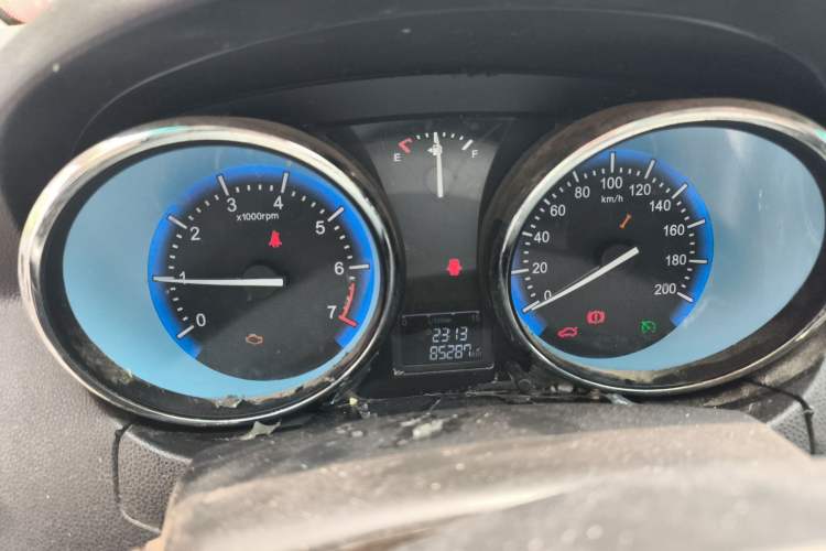 Used Cowin C3 2015 1.5L Manual Gold Diamond Edition
