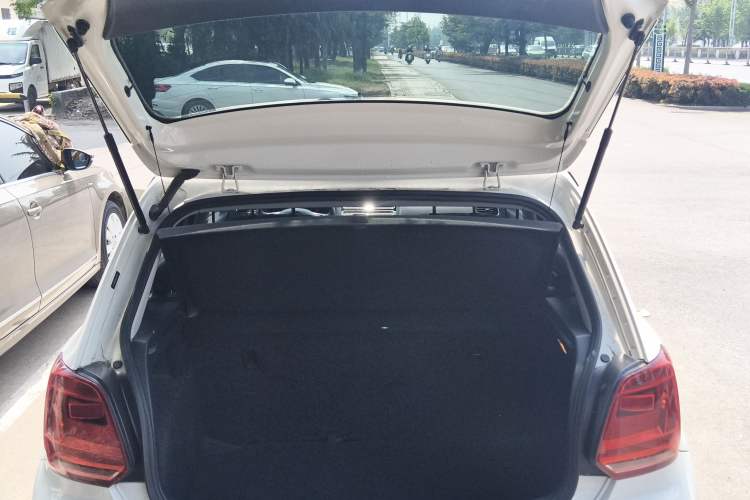 Used Volkswagen Polo 2016 1.4L Automatic Trendy Model
