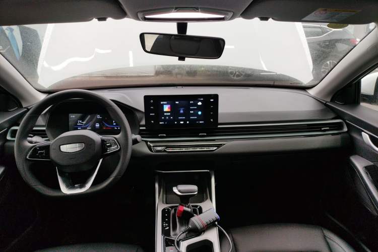 Used Geely Auto Emgrand 2026 Model 4th Generation 4 Millionth Anniversary Model 1.5L CVT Starry Edition Center Console