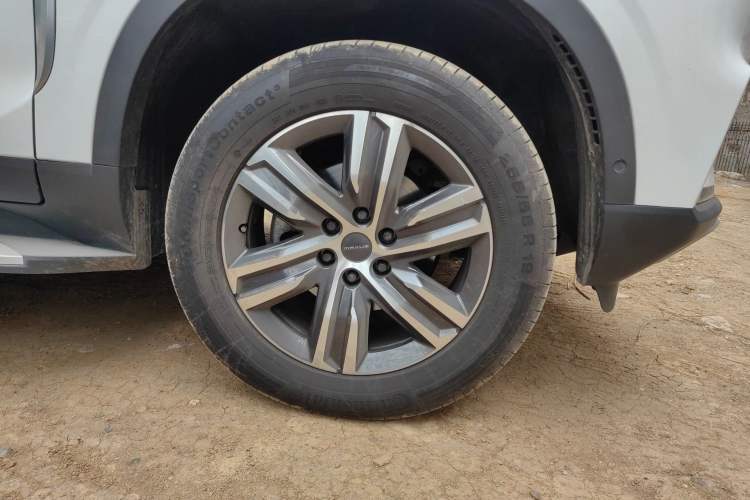 Used SAIC MAXUS D90 Pro 2020 2.0T Gasoline 4x4 Flagship Edition 7 Seats
