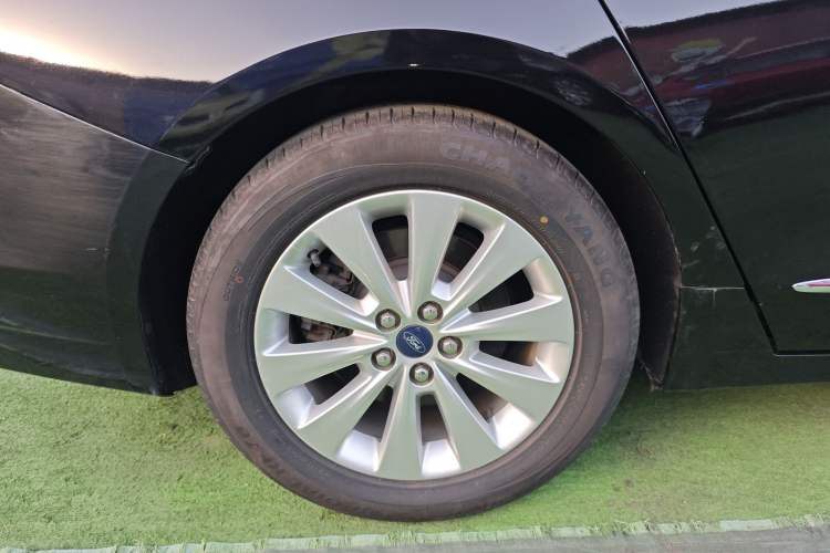 Used Ford Taurus 2016 EcoBoost 180 Luxury Model
