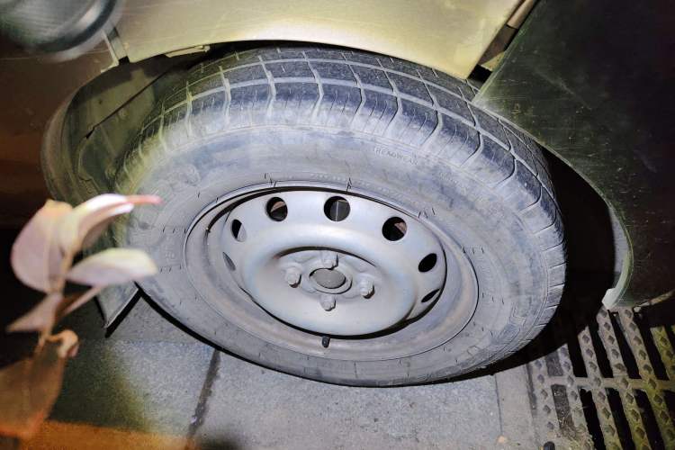 Used Jinbei Hiace X30 2021 1.5L Standard Version Air-Conditioning-Free Bus China VI Emission Standard SWC15M
