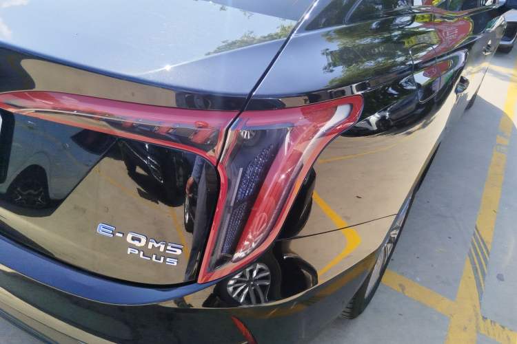 Used Hongqi E-QM5 2024 610 km PLUS Right Rear Taillight