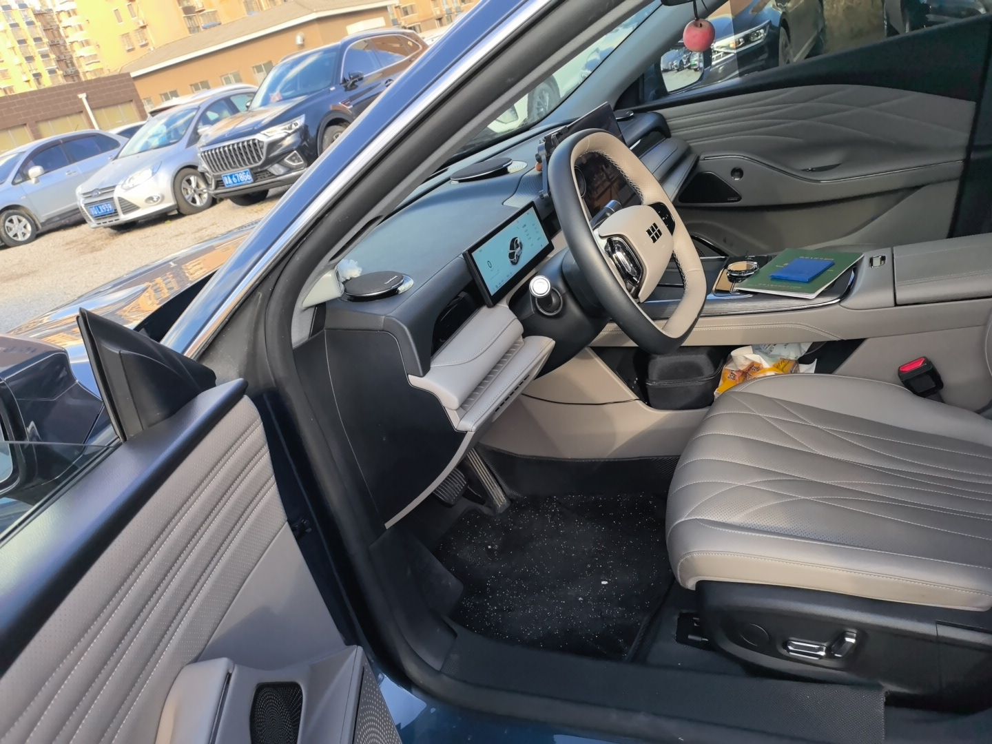 Geely Galaxy 8 2025 130km EM-i Prestige Edition — снимка 15