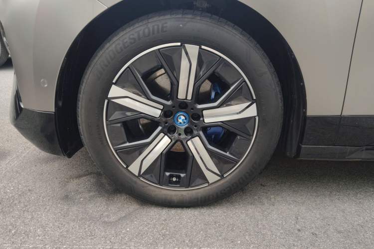 Used BMW iX 2023 xDrive40 Left Front Wheel Hub