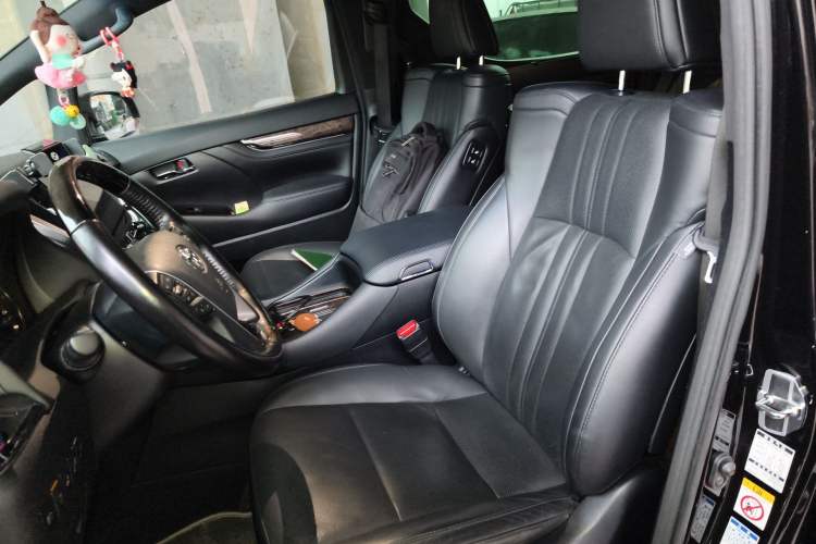 Used Toyota Vellfire 2019 Dual-Engine 2.5L HV Prestige Edition
