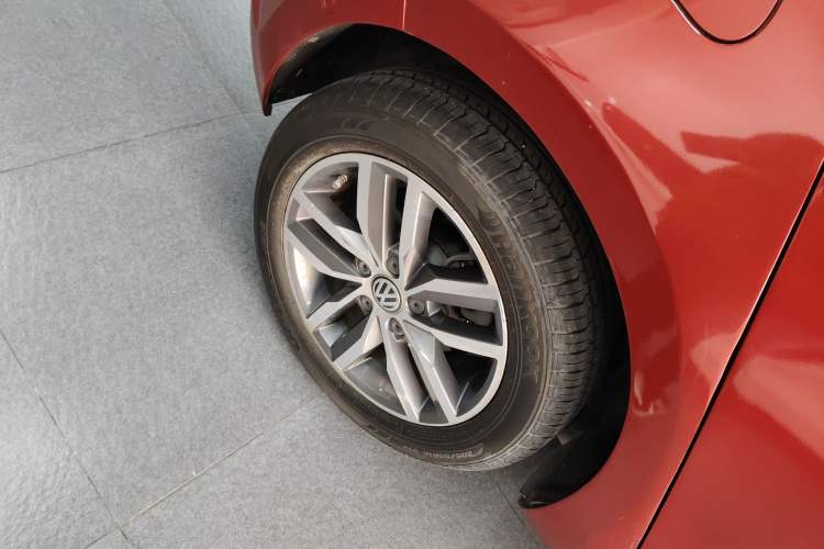 Used Volkswagen Golf 2017 230TSI Automatic Luxury Million-Vehicle Commemorative Edition Exterior 5