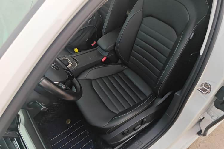 Used Volkswagen Lamando 2021 280TSI DSG Comfort Edition Left Front Seat