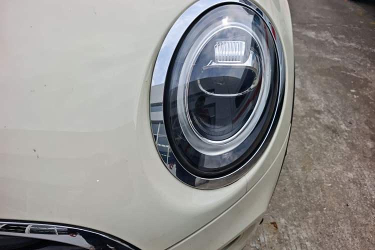 Used MINI 2019 1.5T COOPER Classic Edition Five-Door Version Left Front Headlight