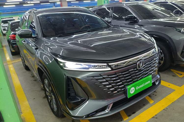 Used CHANGAN CS75 PLUS 2023 3rd Generation 1.5T Automatic Prestige Model Front Right 45 Deg