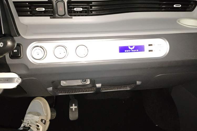 Used Wuling Hongguang MINIEV 2022 Macaron Premium Model – Lithium Iron Phosphate
