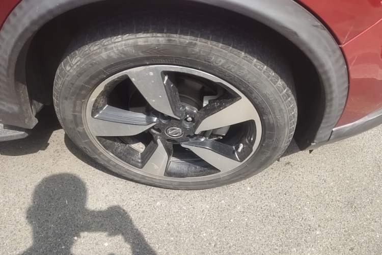 Used Nissan Qashqai 2016 2.0L CVT Luxury Edition Right Front Wheel Hub