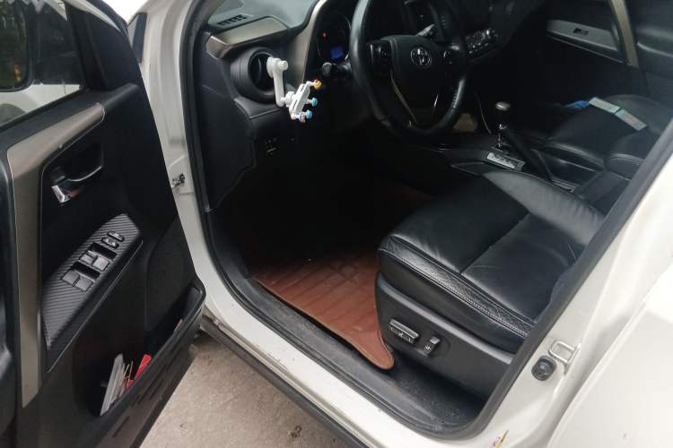 Used Toyota RAV4 2013 2.0L CVT Four-Wheel Drive New Edition
