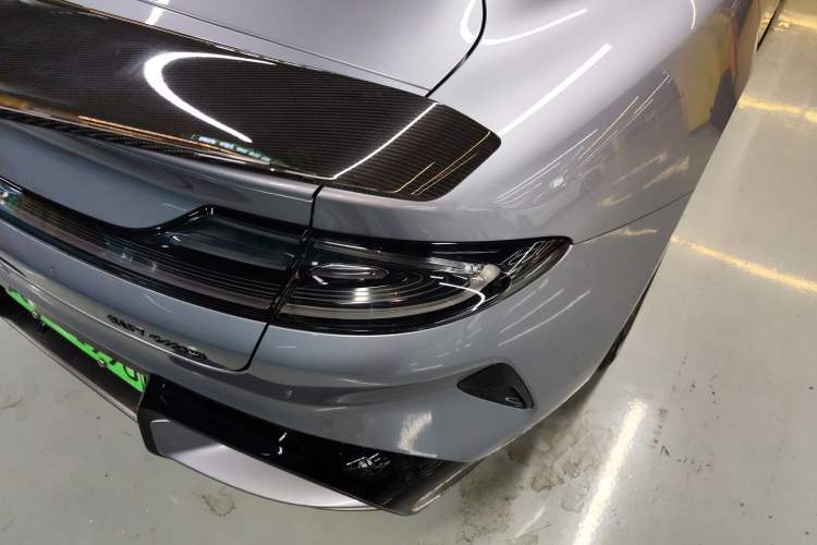 Used Xiaomi Auto SU7 Ultra 2025 Ultra Model Right Rear Taillight