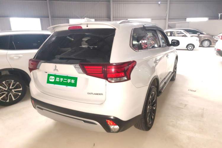 Used Mitsubishi Outlander 2019 2.0L Two-Wheel Drive Comfort Edition 5 Seats China VI Standard