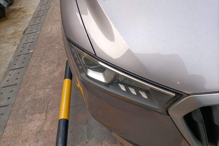 Used BORGWARD BX5 2017 20TGDI Automatic Two-Wheel Drive Pioneer Edition Right Front Headlight