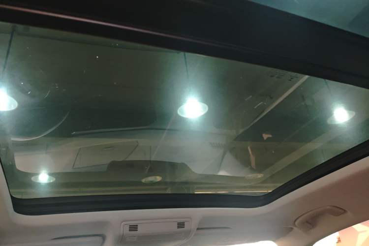 Used Volkswagen Tayron 2022 280TSI Two-Wheel Drive Luxury Smart Connectivity Version
