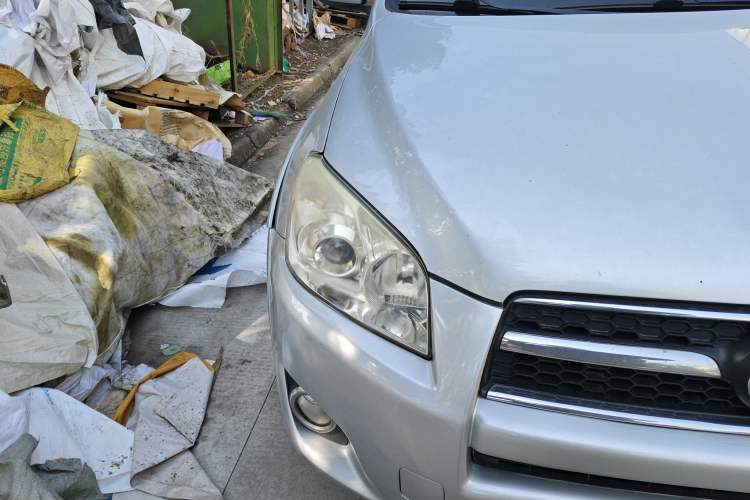 Used Toyota RAV4 2009 2.4L Automatic Luxury Navigation Edition
