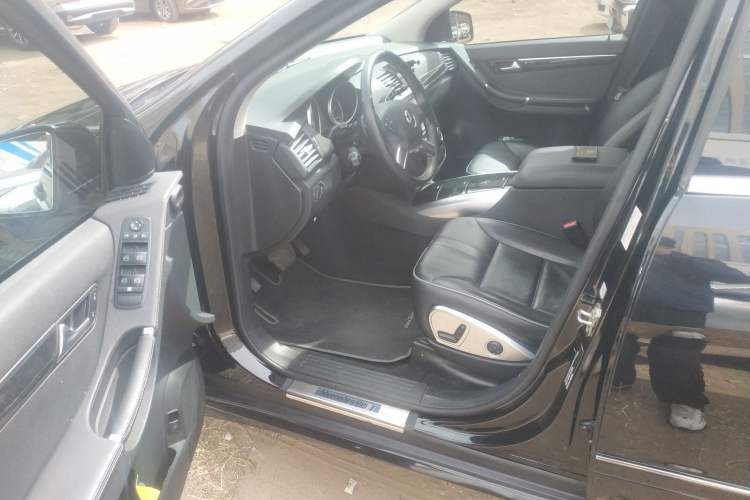 Used Mercedes-Benz R-Class 2017 R 320 4MATIC Business Edition Prestige Model