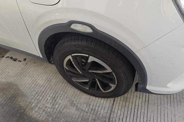 Used NETA V 2022 Long-Range Industry Custom Edition Right Front Wheel Hub