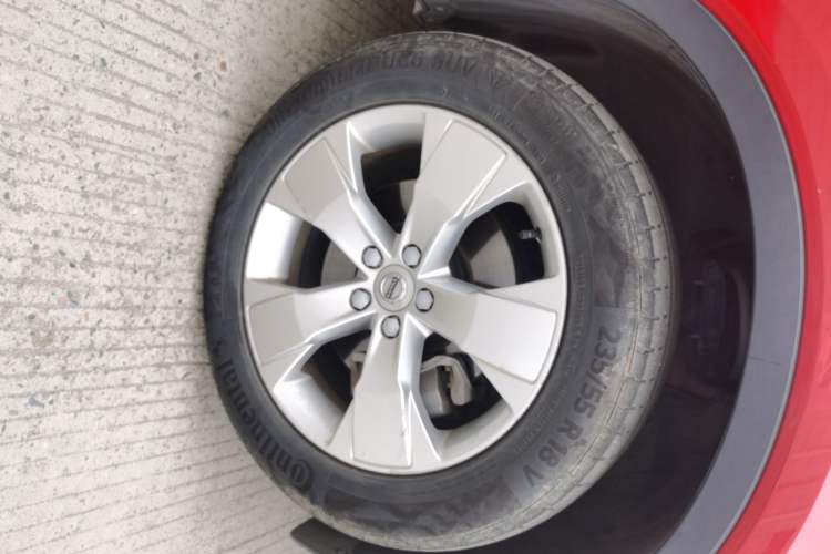 Used Volvo XC40 2021 T4 4x4 SmartDrive Fashion Edition Right Front Wheel Hub