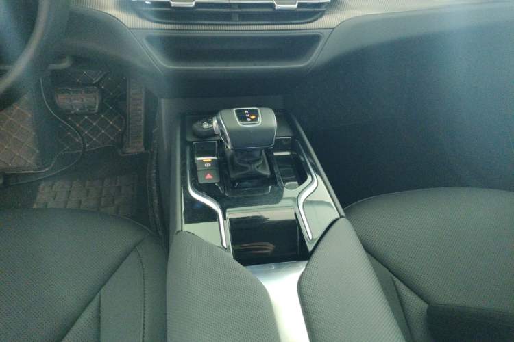 Used Hongqi E-QM5 2022 431 km Charge & Enjoy Edition