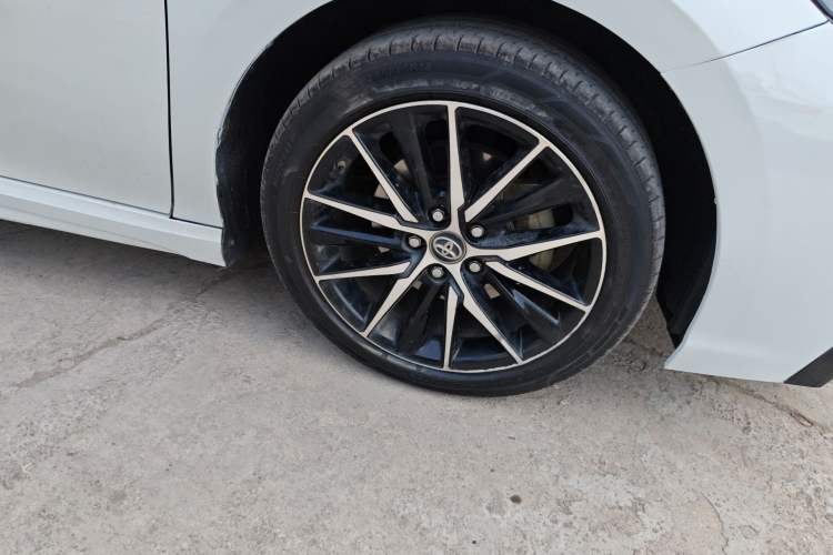 Used Toyota Camry 2021 2.0S FENGSHANG Edition Right Front Wheel Hub