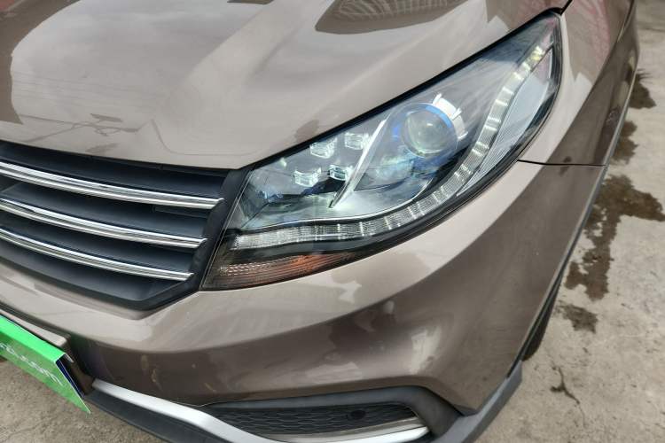 Used Dongfeng Fengon 580 2017 1.5T CVT Smart Style Model Left Front Headlight