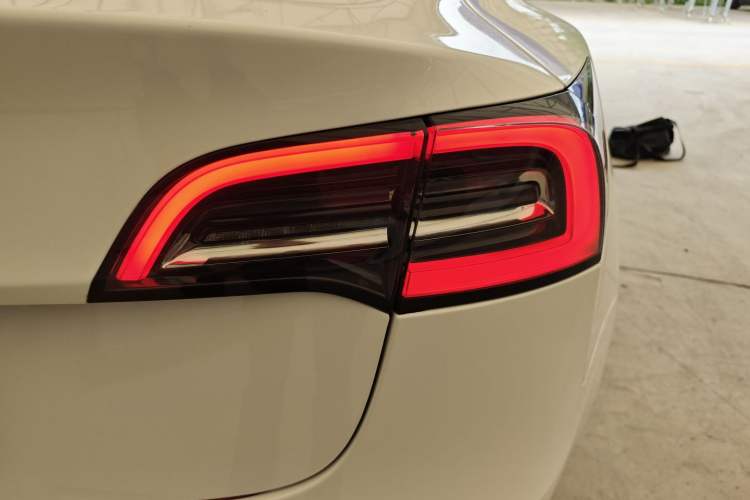 Used Tesla Model 3 2021 Standard Range Rear-Drive Upgraded Version Right Rear Taillight