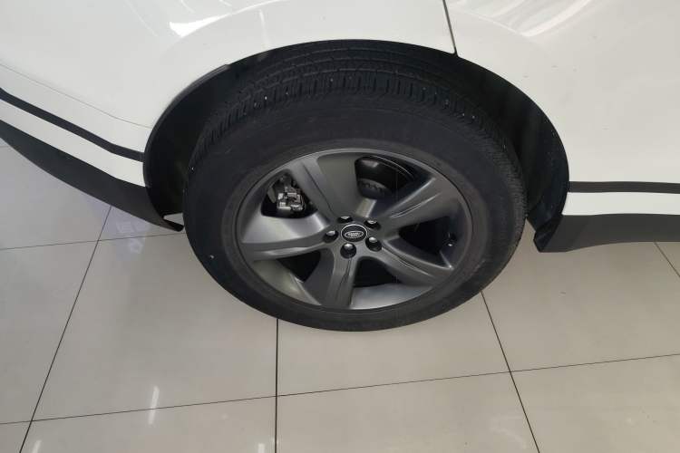 Used Land Rover Range Velar 2022 250 PS Right Rear Wheel Hub