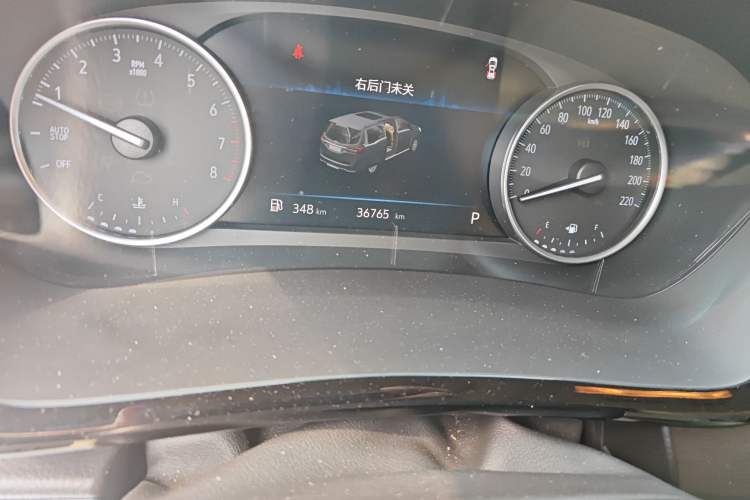 Used Buick GL8 2023 Land Executive Class 652T Luxury Model
