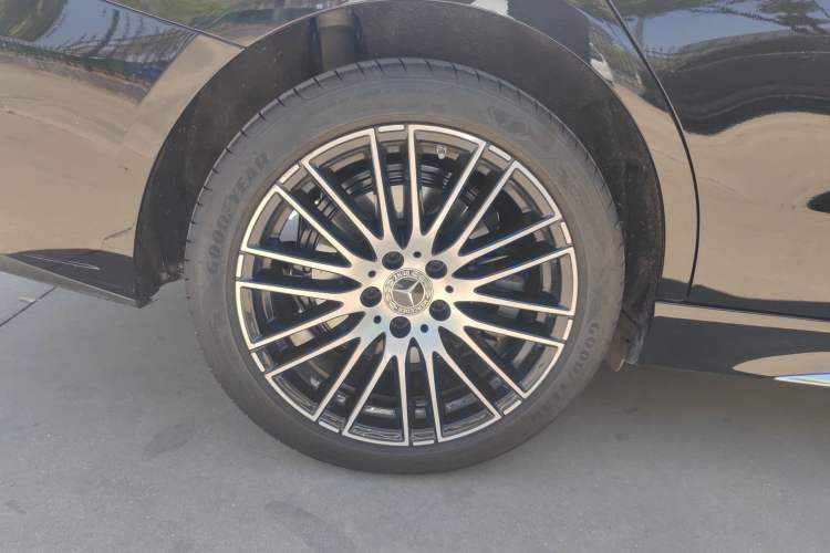 Used Mercedes-Benz C-Class 2025 Facelift C 260 L Sport Edition Right Rear Wheel Hub