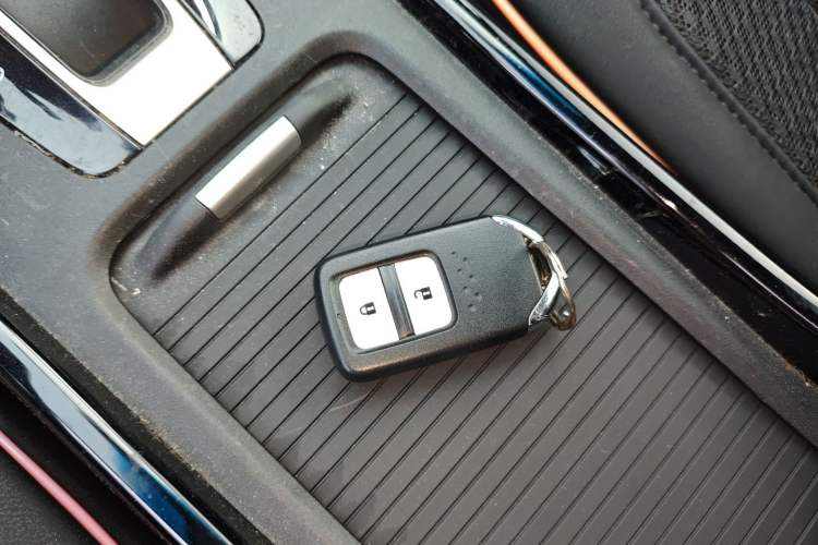 Used Honda Jade 2017 210 TURBO CVT Luxury Edition 5 Seats Vehicle Key