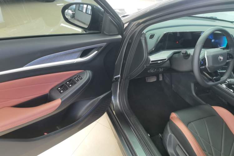 Used CHANGAN Eado 2023 Changan Edition PLUS Blue Whale NE 1.4T GDI DCT Prestige Version
