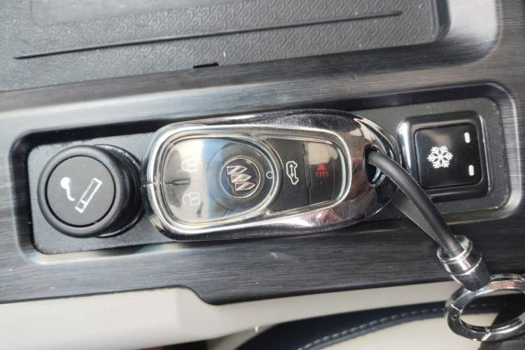 Used Buick GL8 2021 ES Landtrek 653T Comfort Edition