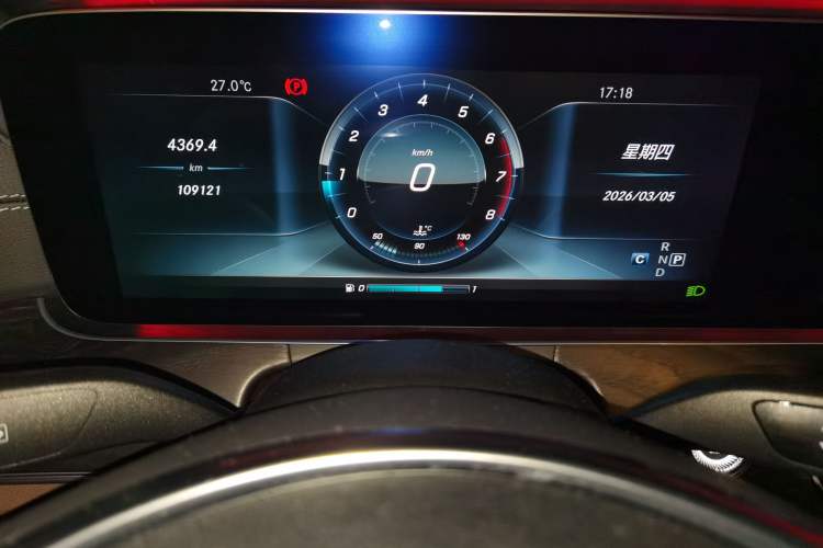 Used Mercedes-Benz E-Class 2016 E 300 L Sporty and Stylish Model
