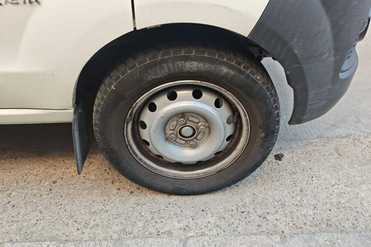 Used Jinbei Hiace X30  Right Front Wheel Hub