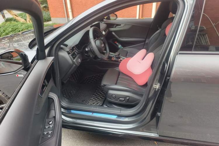 Used Audi A4L 2023 40 TFSI Luxury Dynamic Model